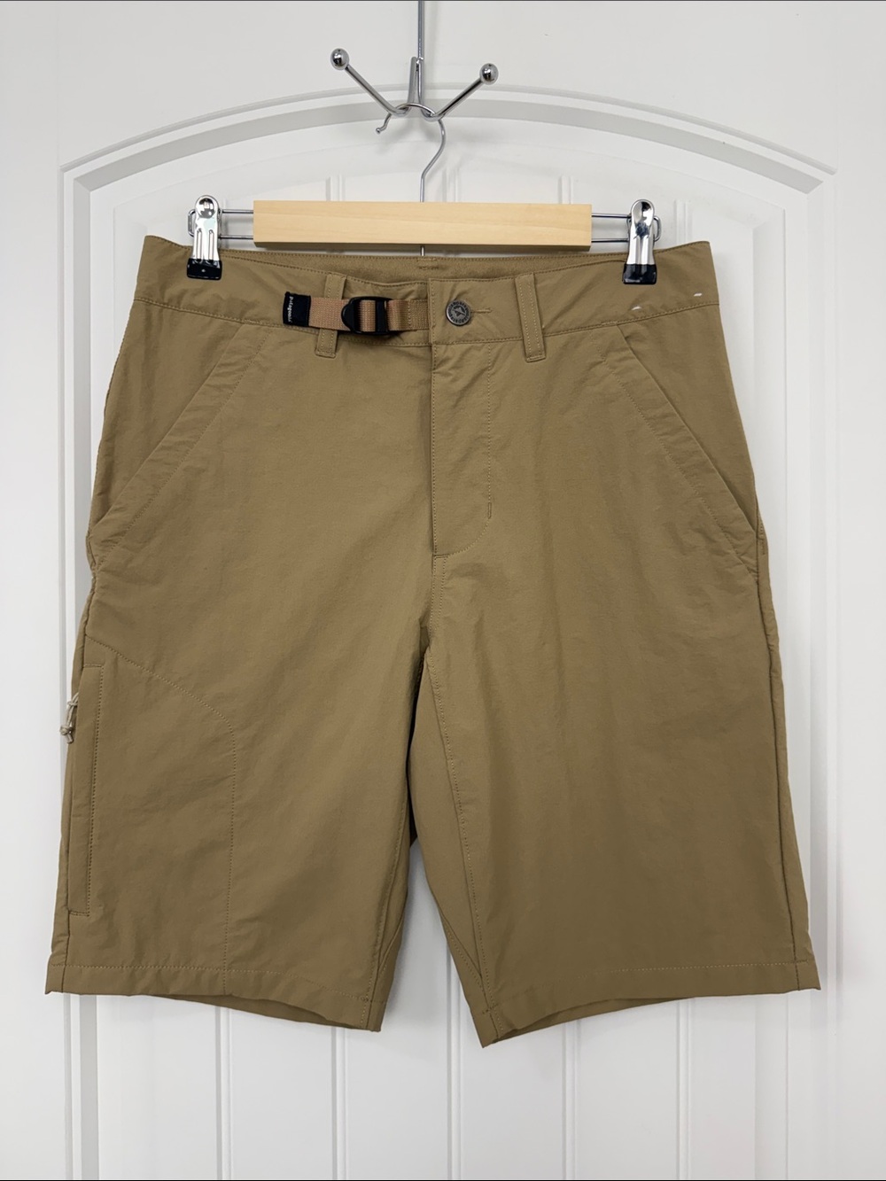 Patagonia Men's Stonycroft Shorts - 10" Style #57960 2019 Model in Mojave Khaki